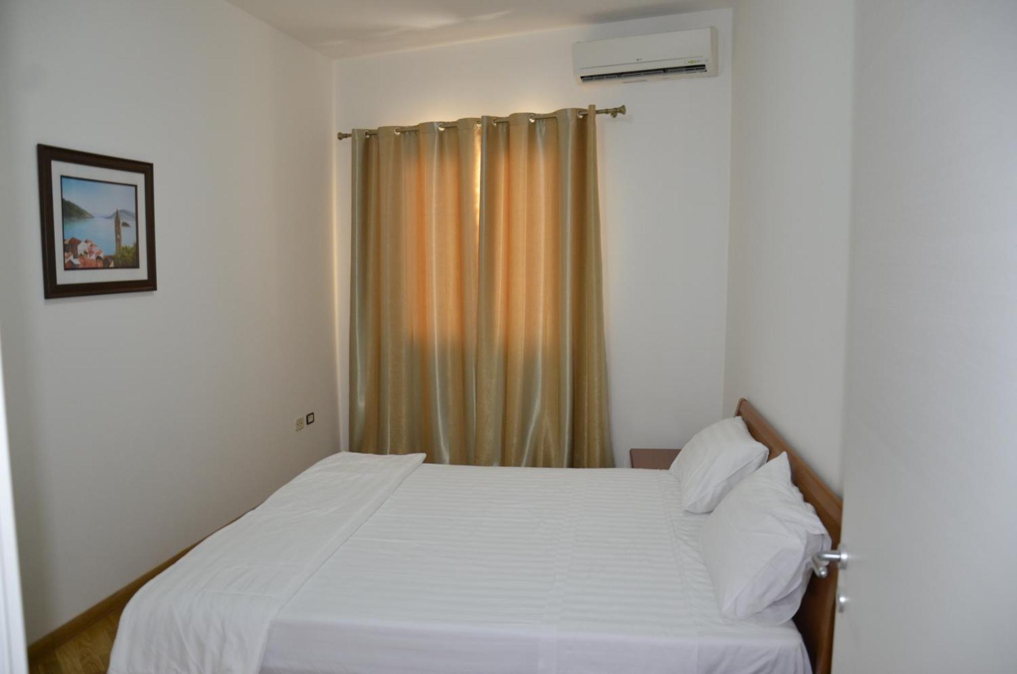 Apartmani Svetionik Budva Habitación foto
